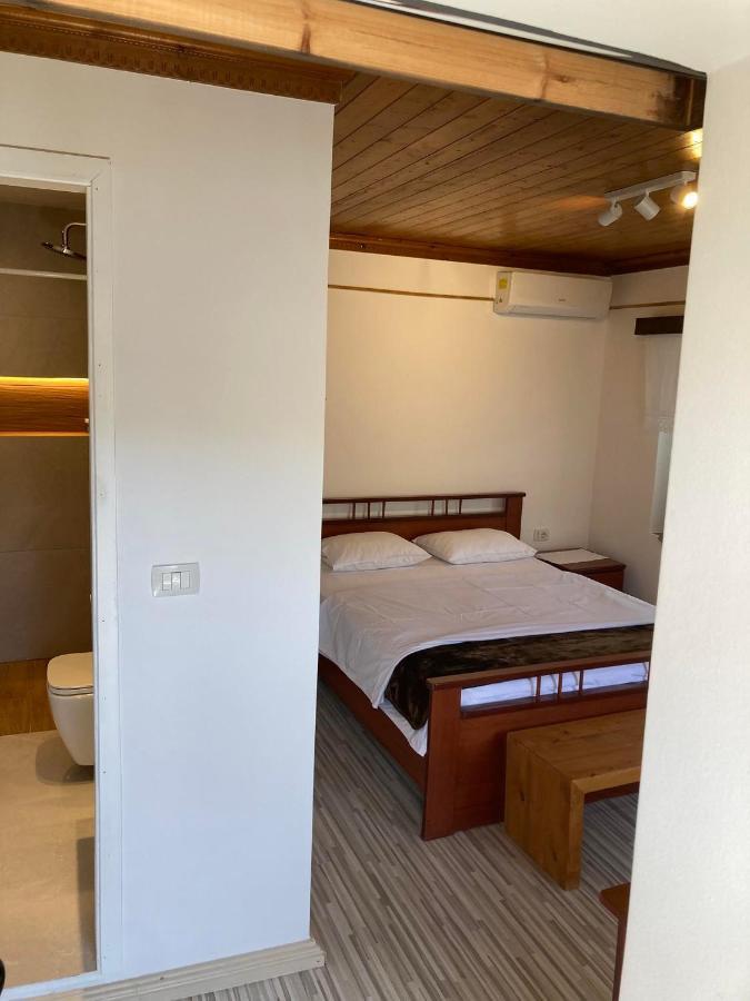 Sokaku I Te Marreve Guesthouse Gjirokaster Bagian luar foto