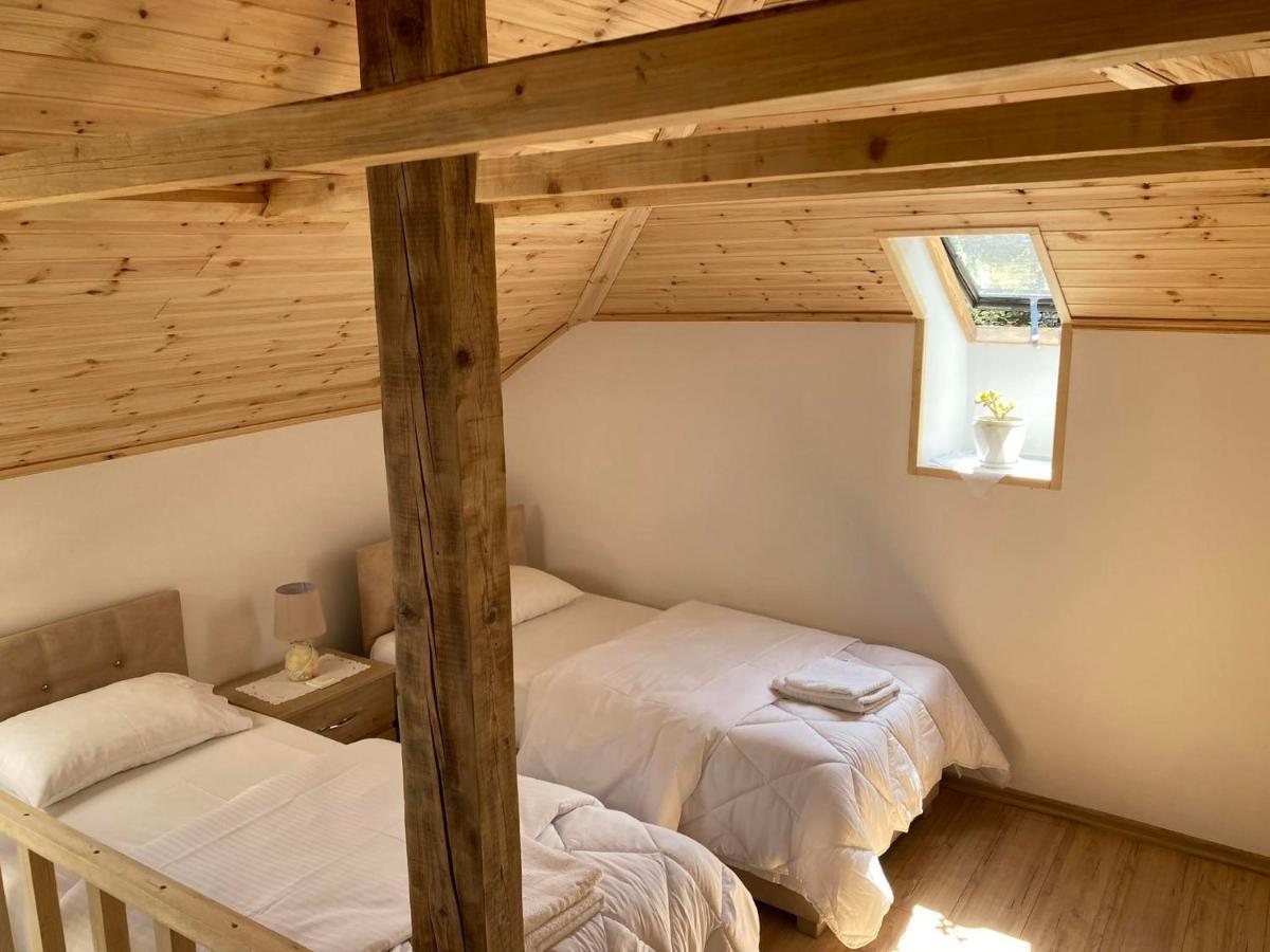 Sokaku I Te Marreve Guesthouse Gjirokaster Bagian luar foto